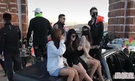 欧美人与禽猛交乱配震惊！网络流传不雅视频，警方已介入调查